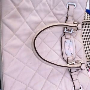 Michael kors quilted bag in a creamy white